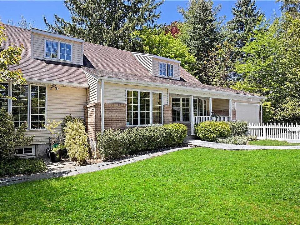 1st image of 144 Glenlawn Ave