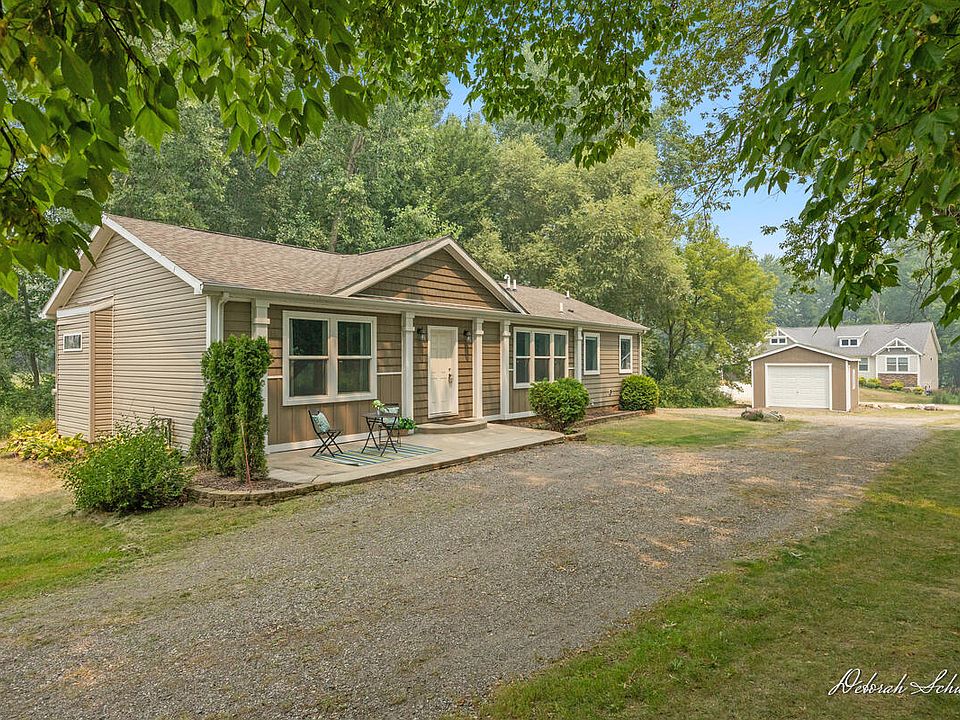 1st image of 9686-10 Mile Rd NE
