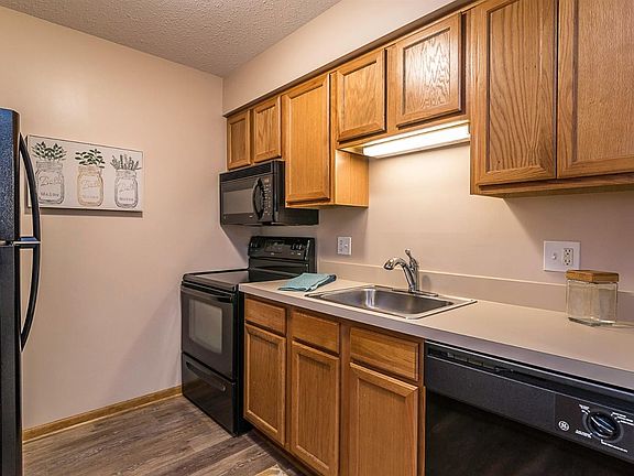5th image of 9624 Sawgrass Ct #3