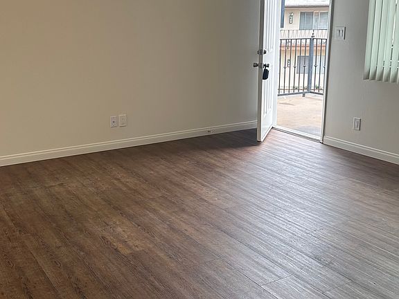 4th image of 601 Eucalyptus Ave #5