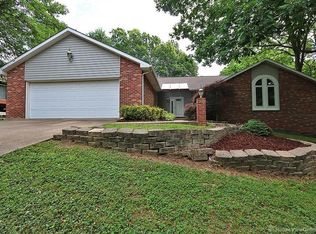 1102 S Shawnee Blvd, Jackson, MO 63755
