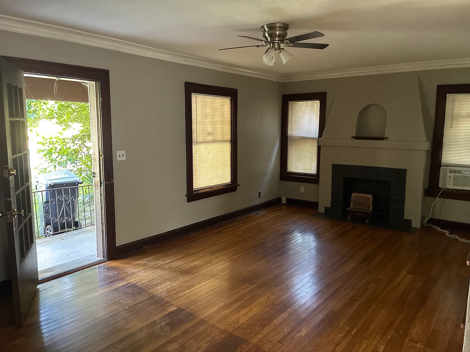 3 bed, 1200 sqft, $1,200 — Photo 3