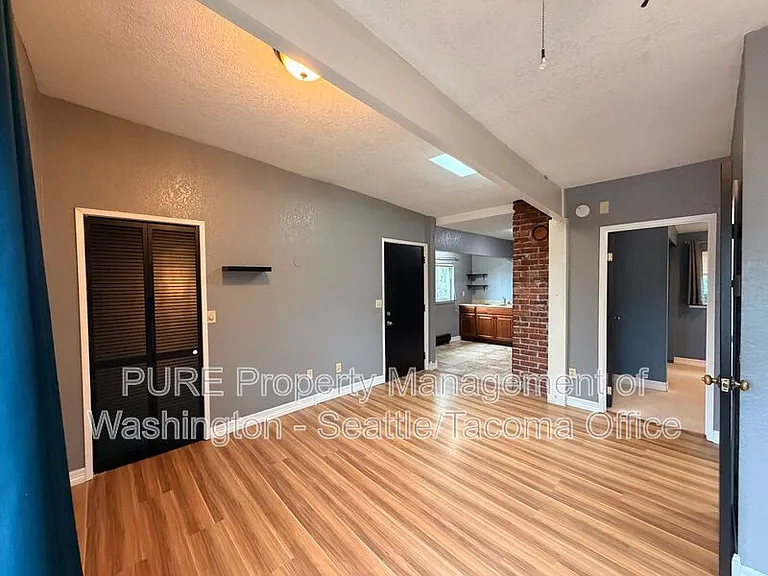 802 9th St SW #1/2 — Photo 7