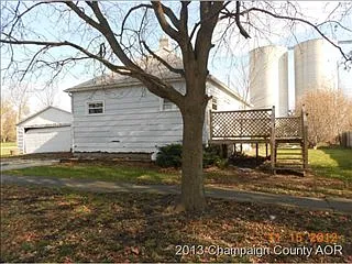 132 N Walnut St photo 1