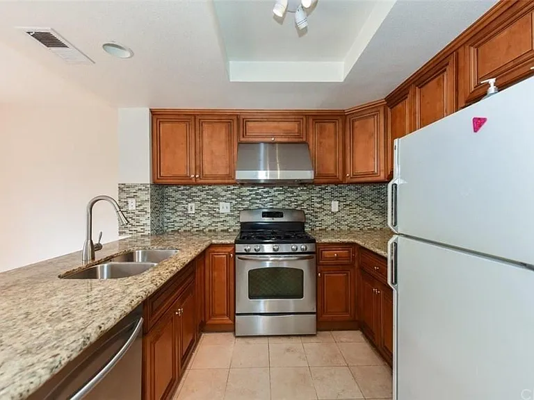 131 Stanford Ct #42 — Photo 17