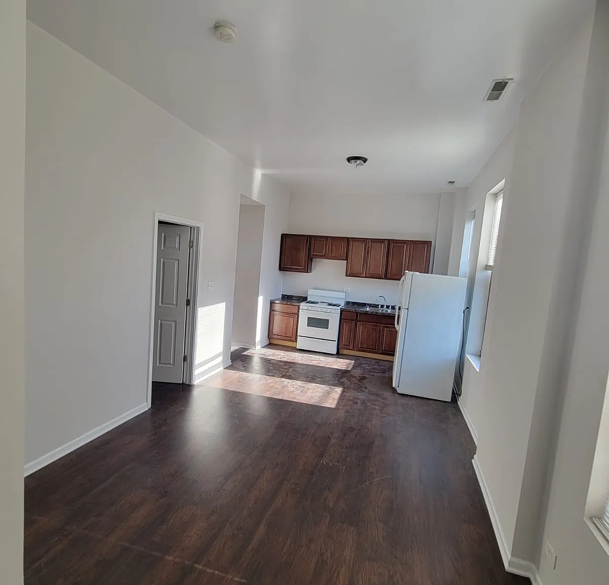 2 bed, $1,600 — Photo 2