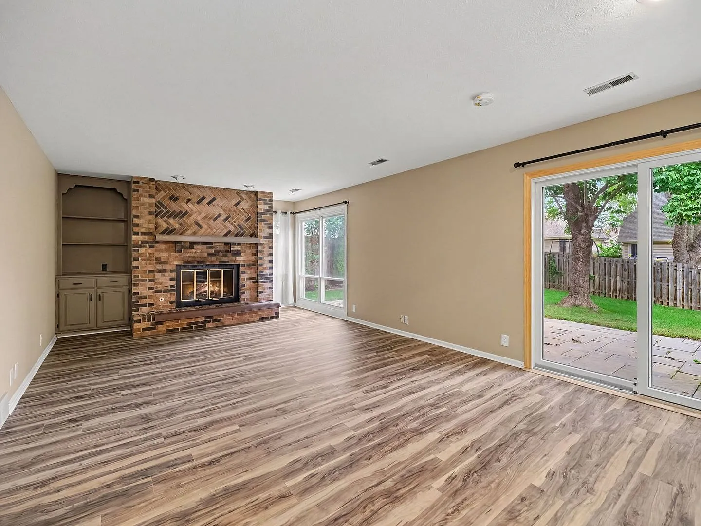 Beautiful Pepperwood Home Ready Immediately — Photo 2