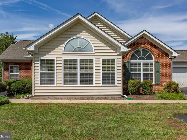 6294 Autumn Leaf Dr, Fredericksburg, VA 22407