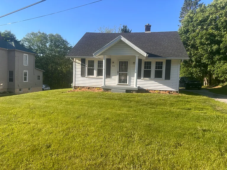 1744 Chandlersville Rd — Photo 1