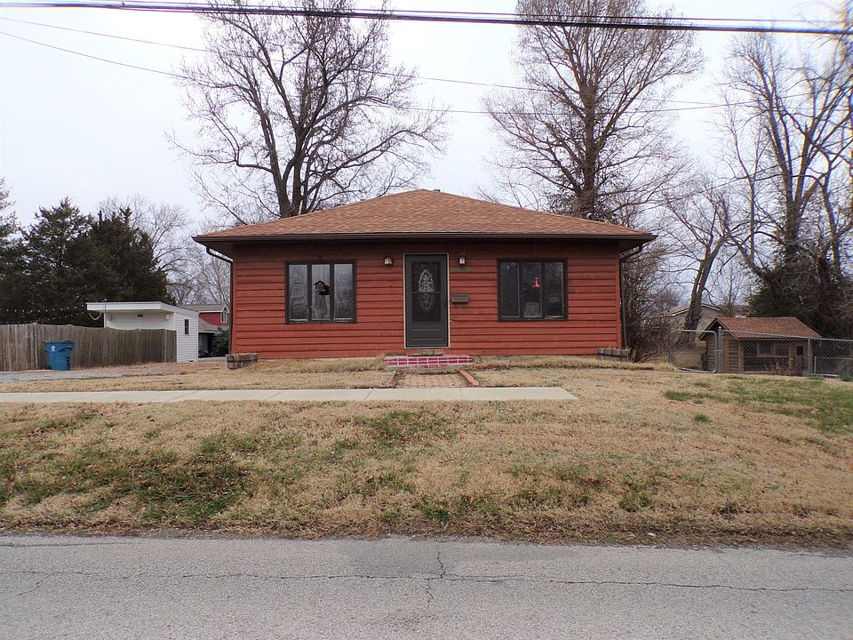 1st image of 610 E Grand Ave