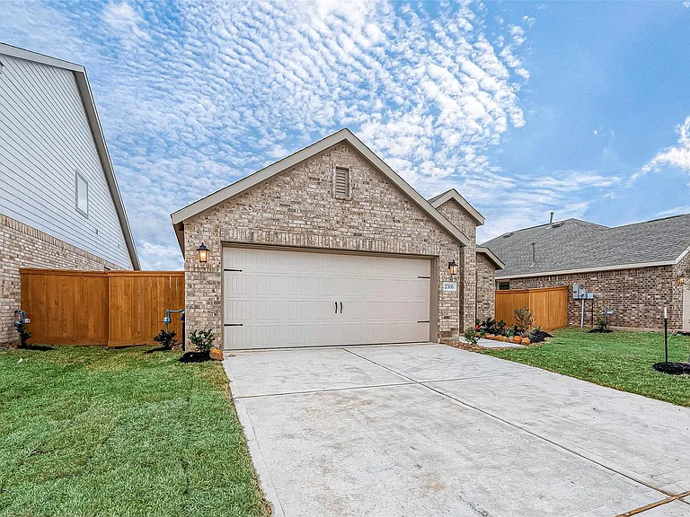 27106 Wandering Glen Ln — Photo 1