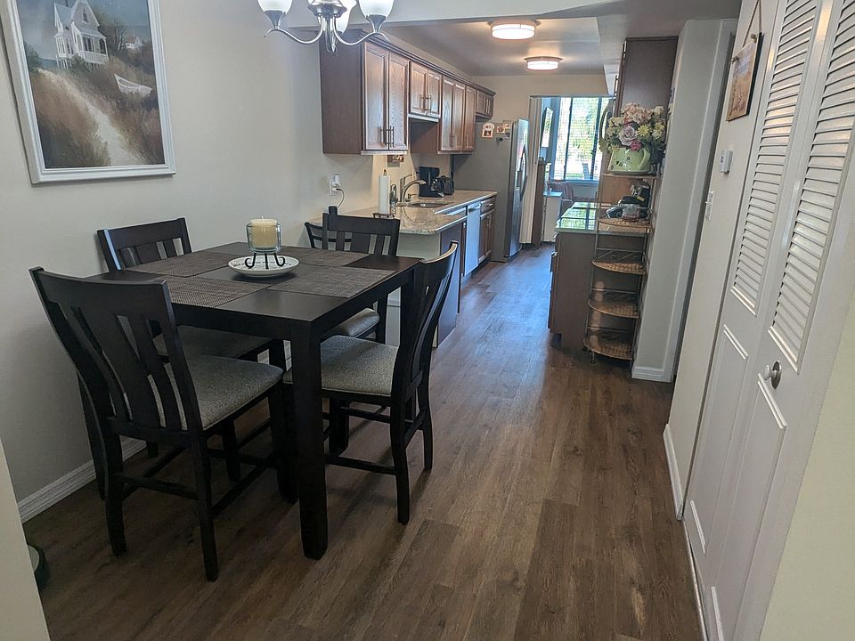 1st image of 4710 Bay St NE #200