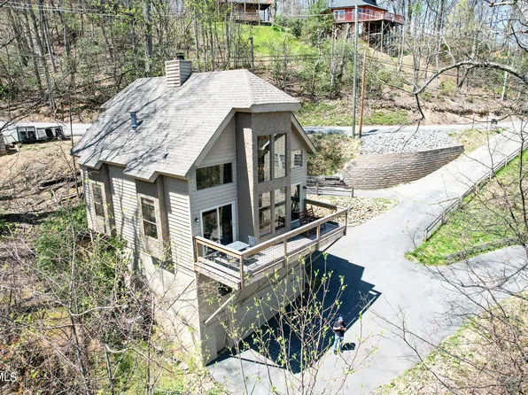 1433 Arbon Dr, Gatlinburg, TN 37738