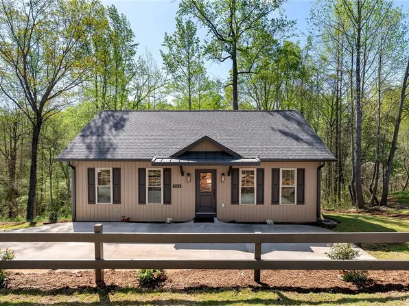 3062 Woodale Cir, Seneca, SC 29678