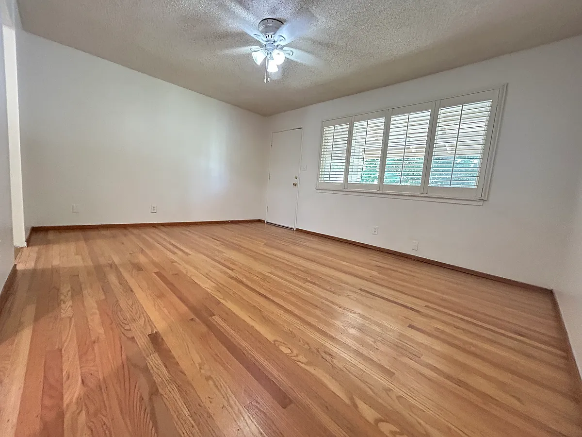Living room - 402 W 14th St
