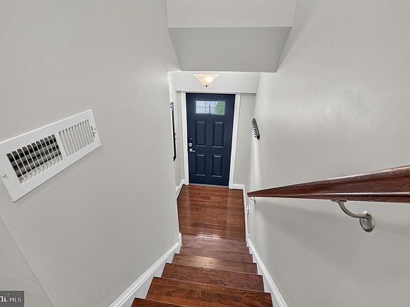 5th image of 26 Isabelle Ct