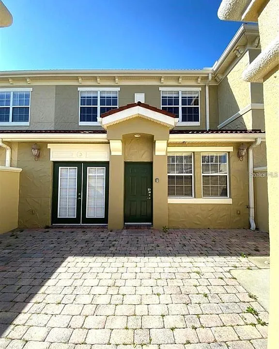 3008 Bella Vista Dr