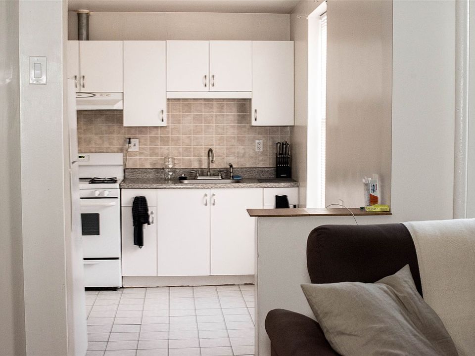 Kitchen new photo, present paint scheme.