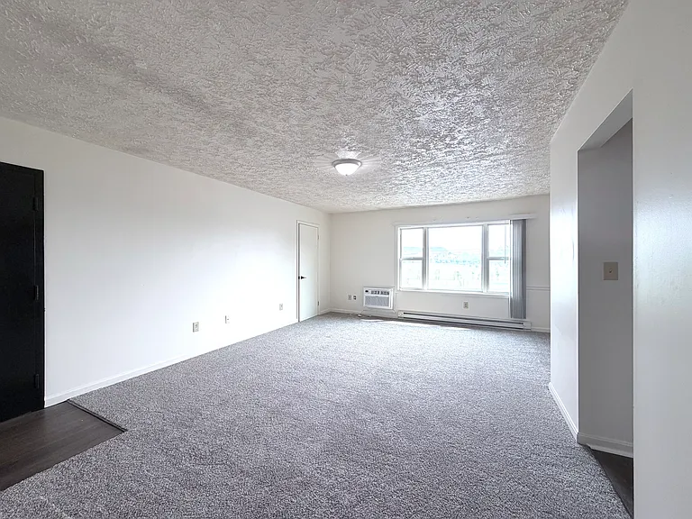 401 East Rd #6 — Photo 12