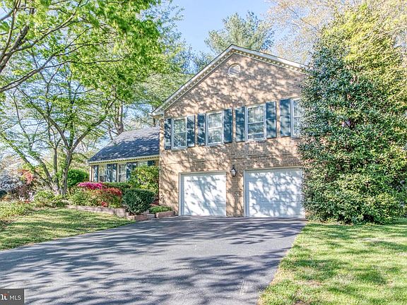 3rd image of 20505 Highland Hall Dr