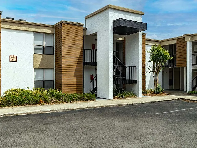 The Pointe at Clearwater — Photo 34