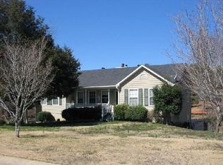 4090 S Fork Dr, Snellville, GA