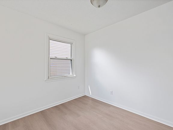 4th image of 1436 W 27th St #1