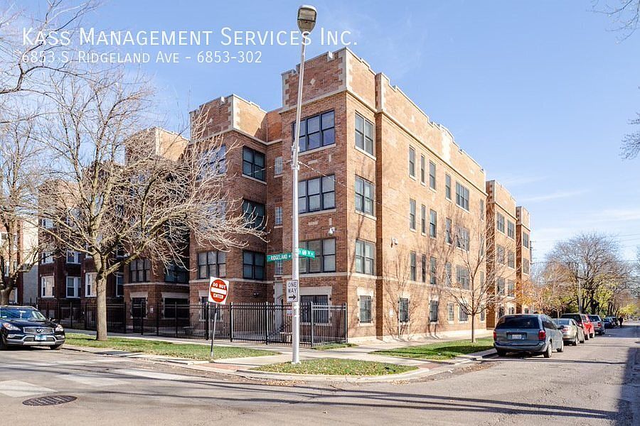 1st image of 6853 S Ridgeland Ave #302