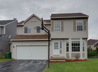 146 W Honeysuckle Dr, Round Lake Beach, IL