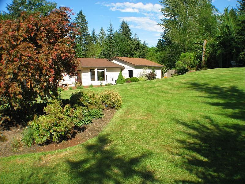 2nd image of 22659 NE Woodinville Duvall Rd
