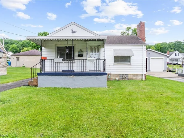 436 W Wood St, Lowellville, OH 44436