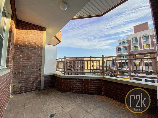 Rented by Realty 2000 Corp | media 12