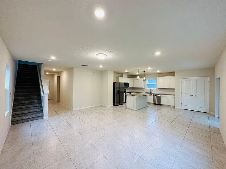 5269 Royal Point Ave — Photo 8