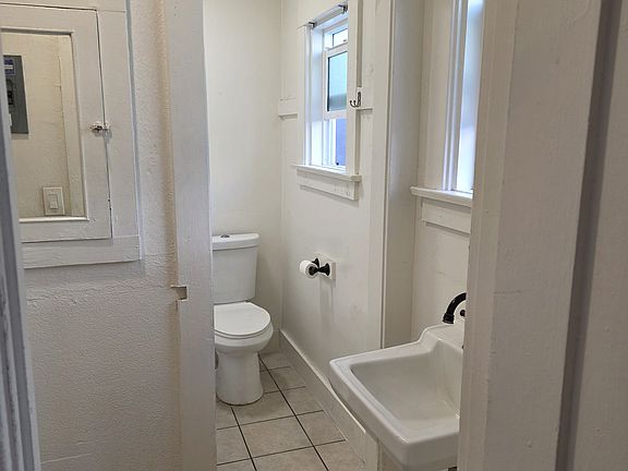 4th image of 1423 Coronado Ave APT 9