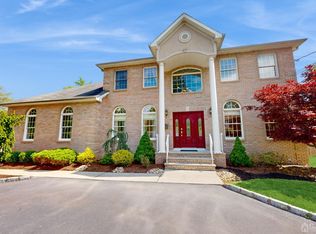 39 Homestead Rd, Edison, NJ 08820