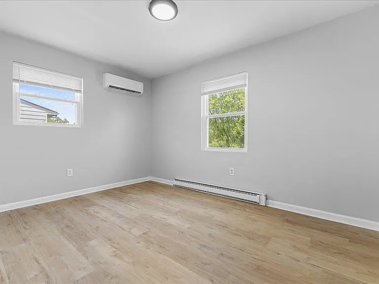 715 Bibb St NE — Photo 12