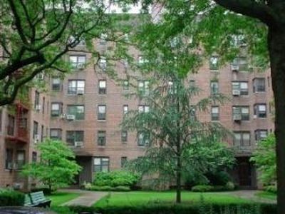2250 Brigham St APT 4A, Brooklyn, NY, 11229