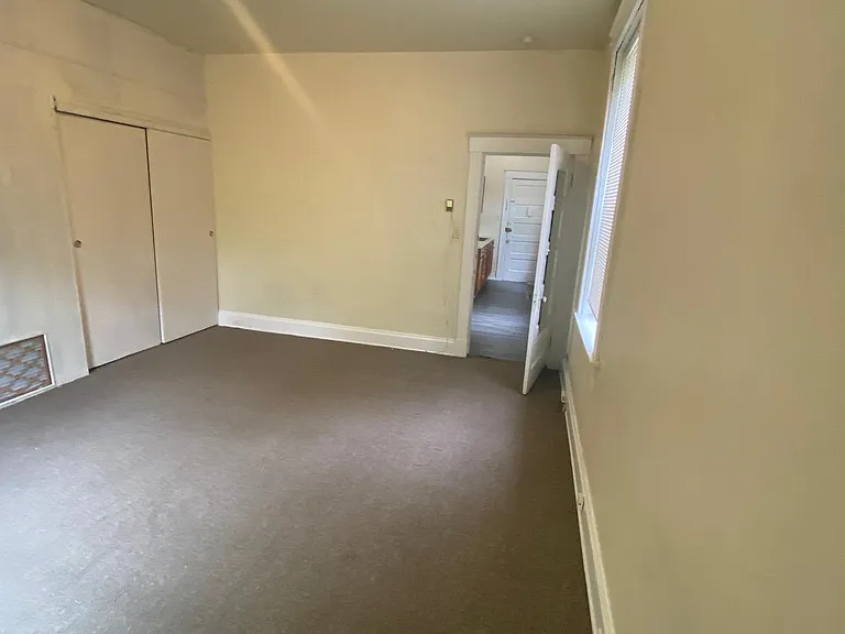 2247 Flora St #1B — Photo 2