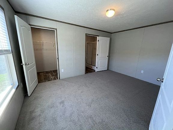 5th image of 1022 Birch St #222