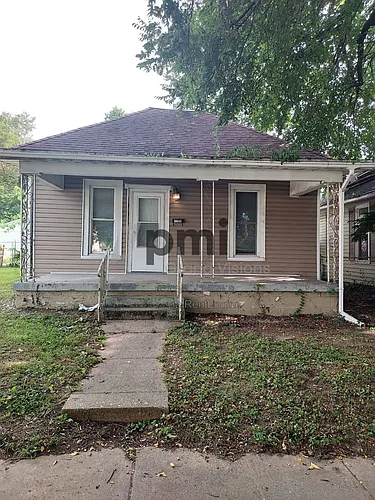 1753 E Clay St Photo 1
