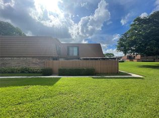 2588 Garden Ct #2588, Hollywood, FL 33026