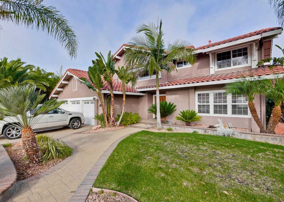 2nd image of 3333 Meadowlands Ln