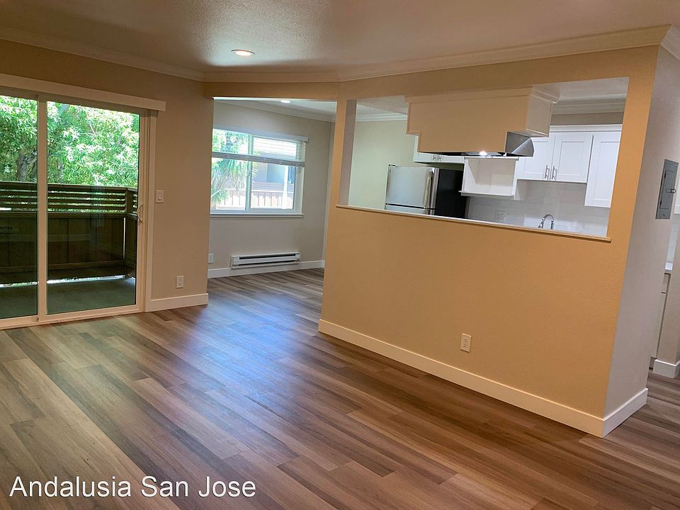 1st image of 3730 Moorpark Ave #33