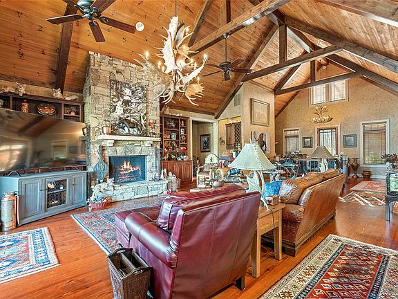 3rd image of 159 Highlands Point