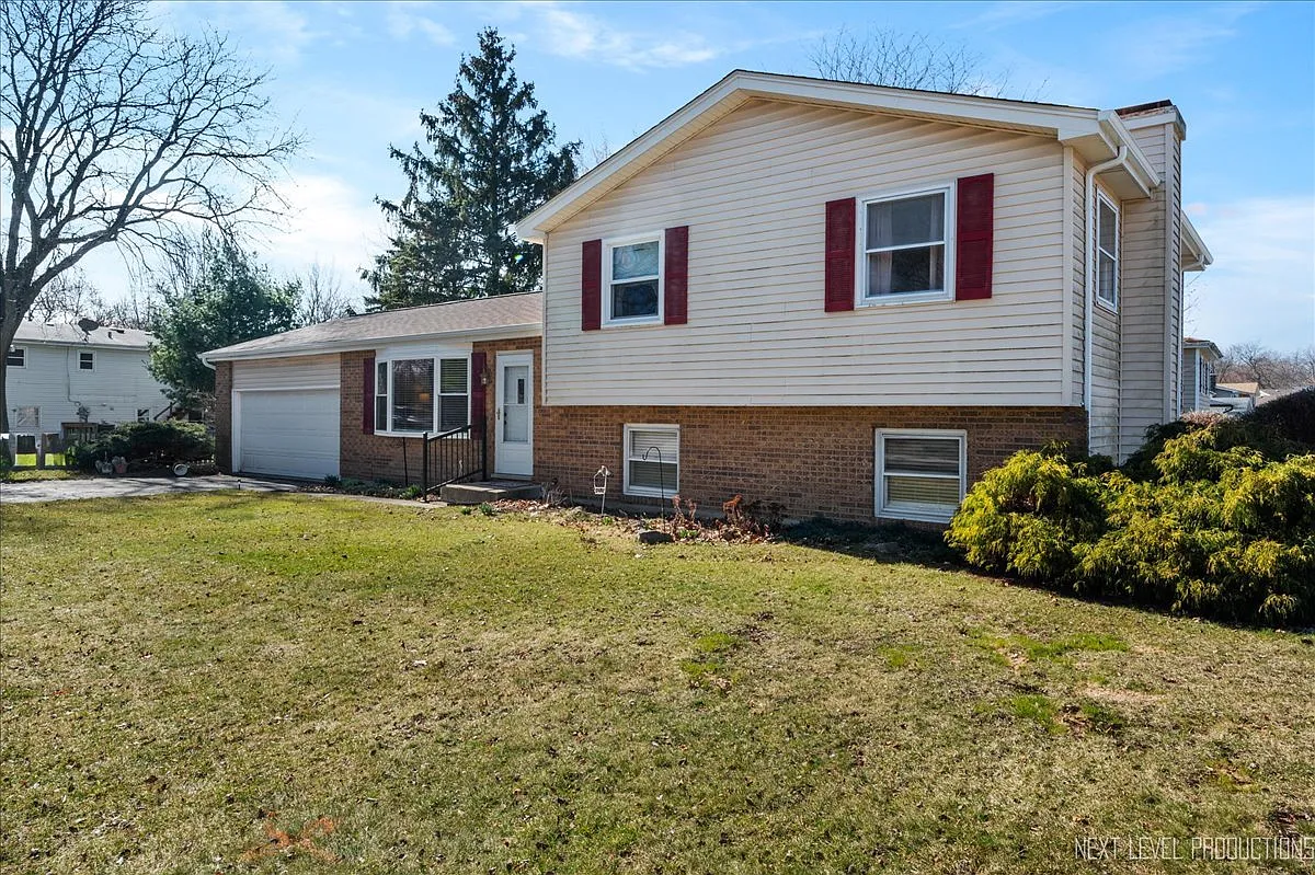 1701 S Tyler Rd photo 1