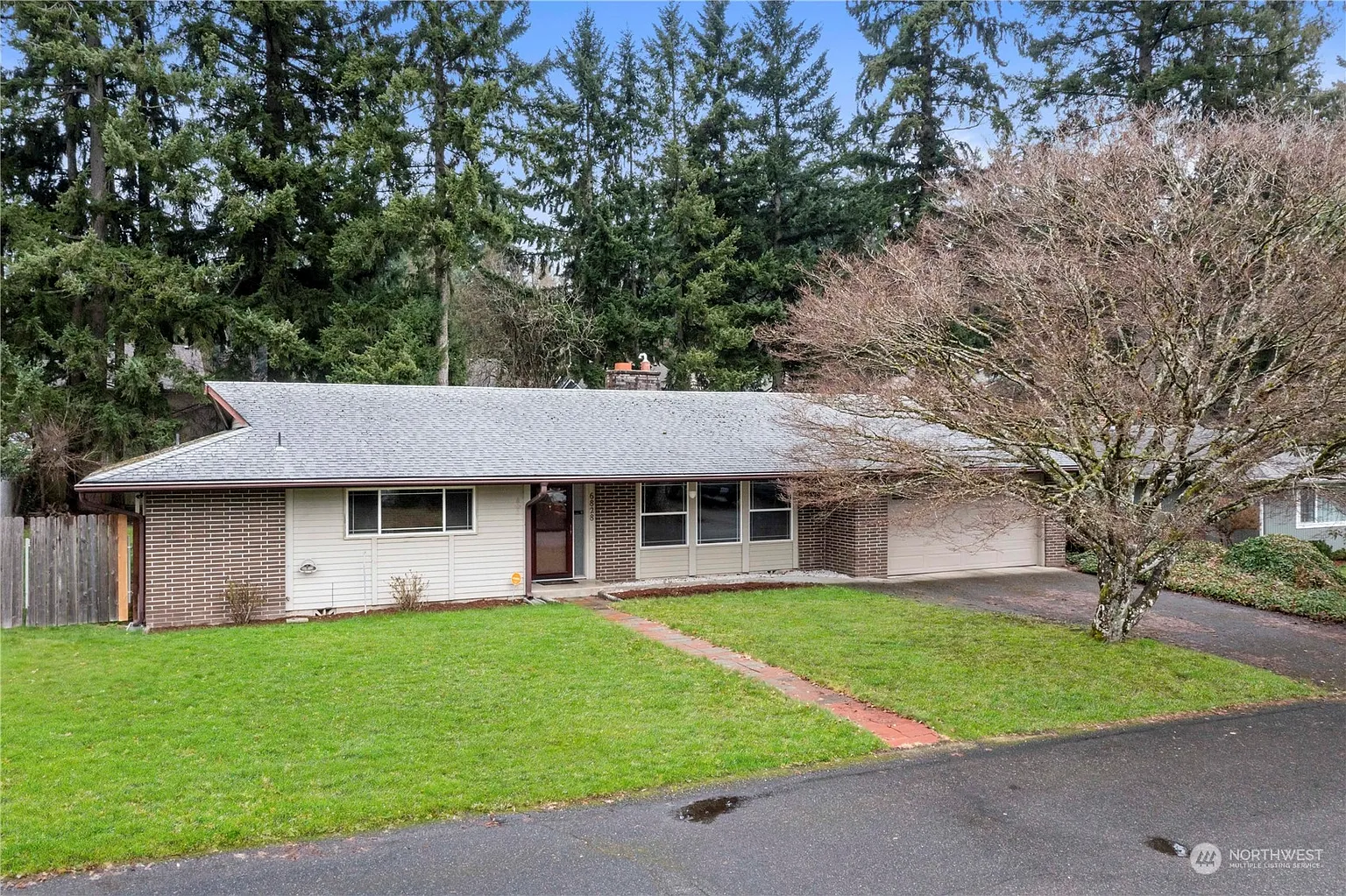 6828 5th Way SE photo 1