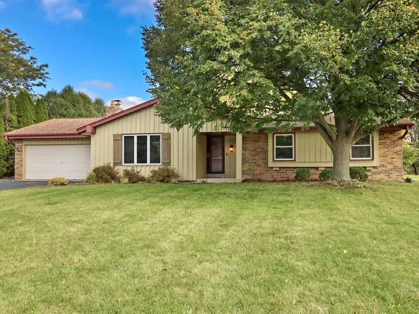 W222N2310 Glenwood LANE, Waukesha, WI 53186