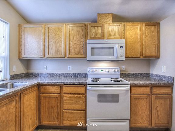 5th image of 9422 Mckinley Avenue E