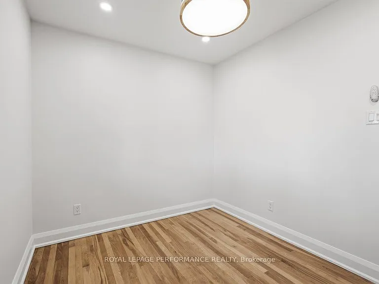 180 Roger Rd — Photo 8