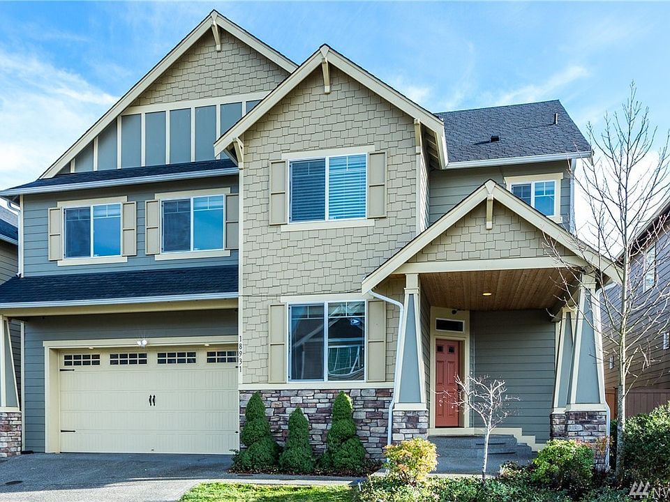 Beautiful 4 Bedroom, 2.5 Bath 2-story in desirable location.  Easy access to shopping, freeway access, schools and parks.  The home features a 3-car garage, fenced yard with covered deck/patio area and more!